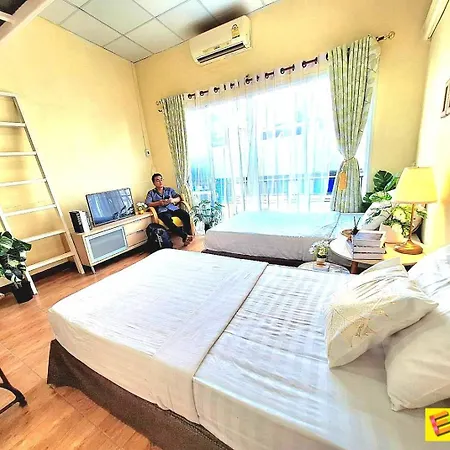 Ez Sleep @ Ratchada 19 Hostel